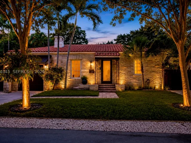 Продажа дома по адресу 801 NE 70th St - фото 9373528