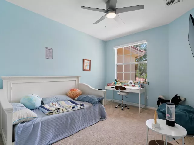 Продажа дома по адресу 1020 E LONGPORT Circle 6B - фото 9371921