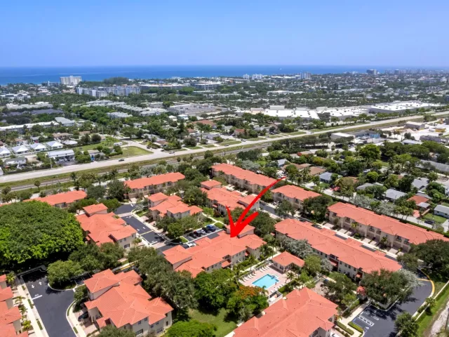 Продажа дома по адресу 1020 E LONGPORT Circle 6B - фото 9371933
