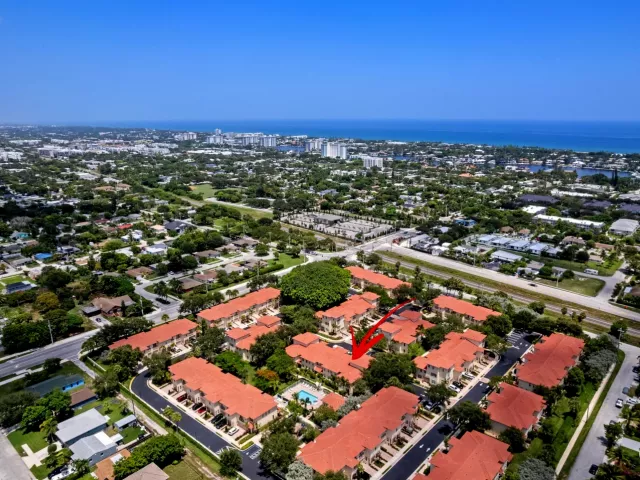 Продажа дома по адресу 1020 E LONGPORT Circle 6B - фото 9371935