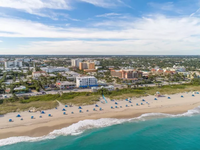 Продажа дома по адресу 1020 E LONGPORT Circle 6B - фото 9371946
