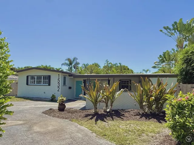 Продажа дома по адресу 1532 NE 27TH Drive - фото 9369434