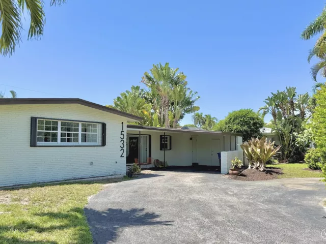 Продажа дома по адресу 1532 NE 27TH Drive - фото 9369435