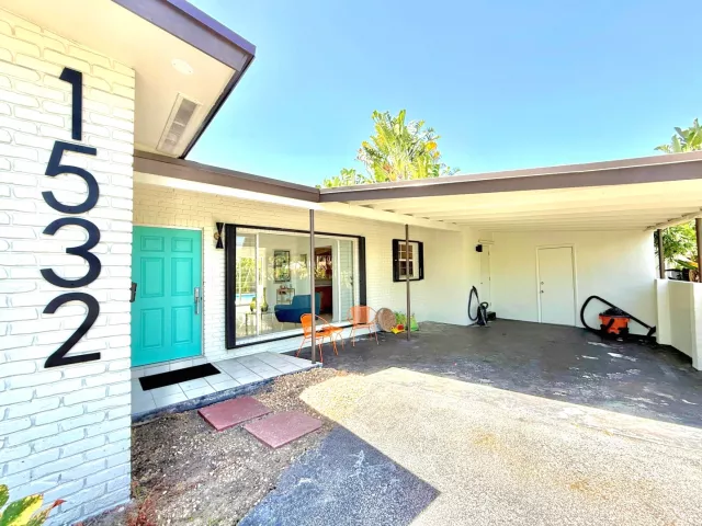 Продажа дома по адресу 1532 NE 27TH Drive - фото 9369437