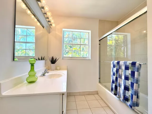 Продажа дома по адресу 1532 NE 27TH Drive - фото 9369453