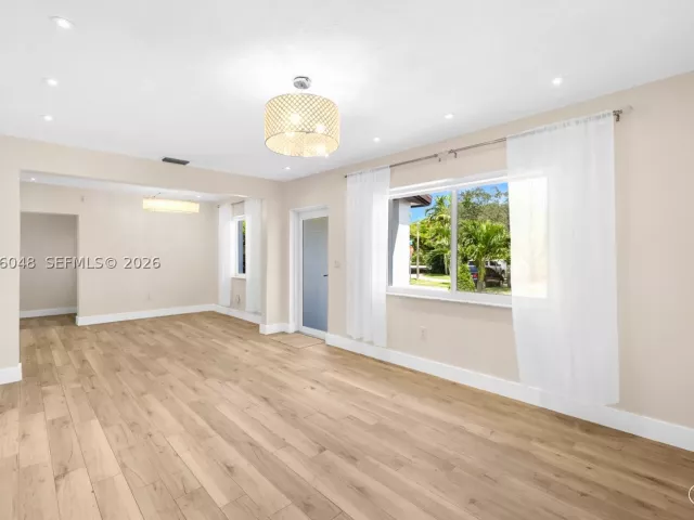 Продажа дома по адресу 3210 SW 19th Ter - фото 9372976