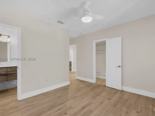 Продажа дома по адресу 3210 SW 19th Ter - фото 9372980