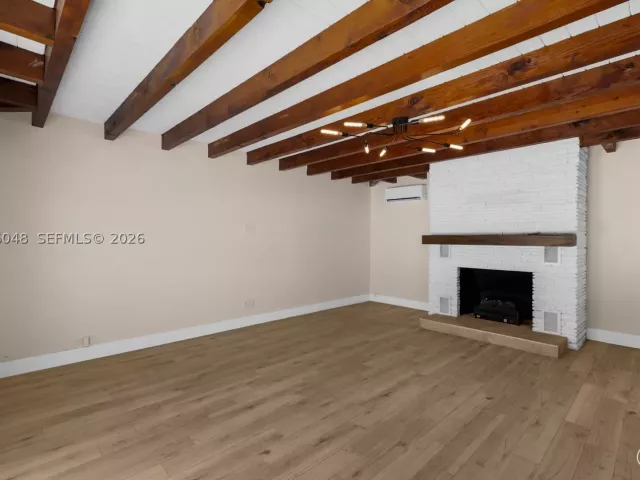 Продажа дома по адресу 3210 SW 19th Ter - фото 9372996