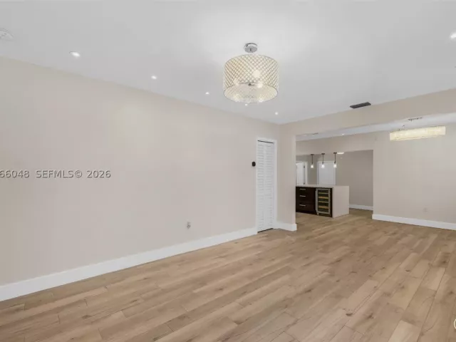 Продажа дома по адресу 3210 SW 19th Ter - фото 9373001
