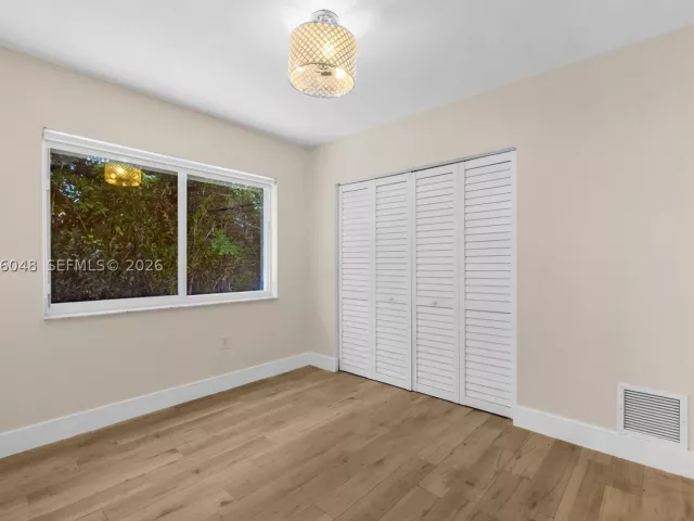 Продажа дома по адресу 3210 SW 19th Ter - фото 9373002