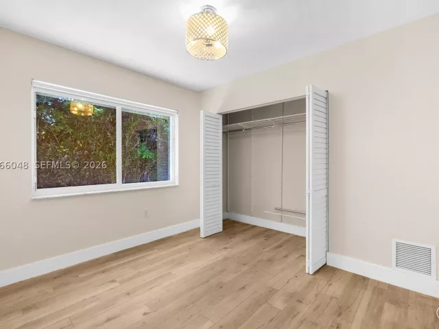 Продажа дома по адресу 3210 SW 19th Ter - фото 9373003