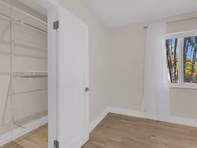 Продажа дома по адресу 3210 SW 19th Ter - фото 9373005