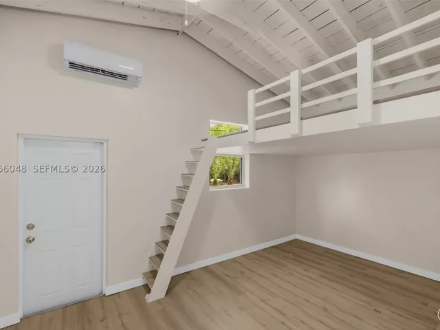 Продажа дома по адресу 3210 SW 19th Ter - фото 9373007