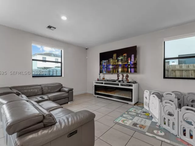 Продажа дома по адресу 11944 SW 240th St - фото 9345531