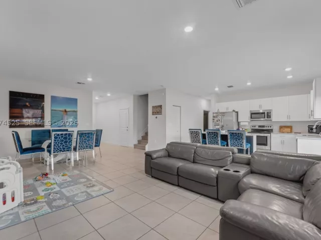 Продажа дома по адресу 11944 SW 240th St - фото 9345532