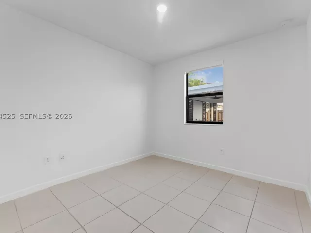 Продажа дома по адресу 11944 SW 240th St - фото 9345539