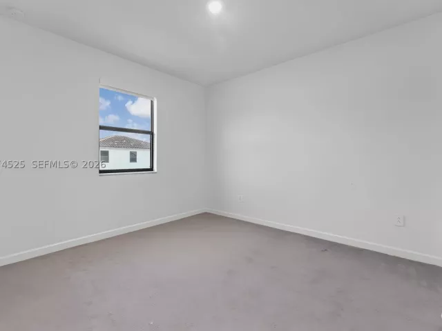 Продажа дома по адресу 11944 SW 240th St - фото 9345543