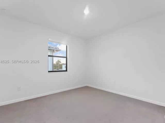 Продажа дома по адресу 11944 SW 240th St - фото 9345555