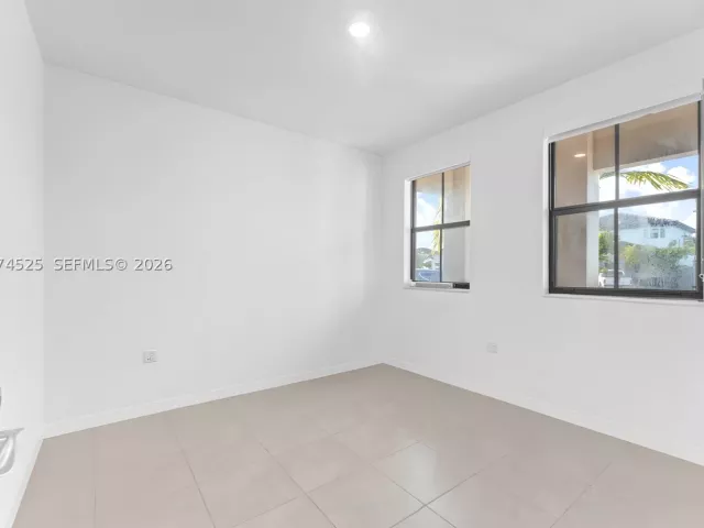 Продажа дома по адресу 11944 SW 240th St - фото 9345560