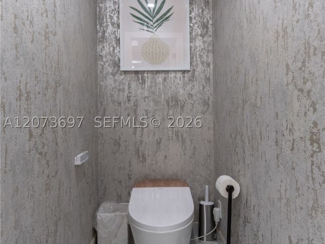 Продажа дома по адресу 5601 N Ocean Dr - фото 9339671