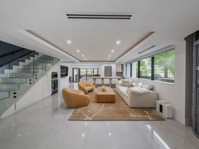 Продажа дома по адресу 5601 N Ocean Dr - фото 9339626