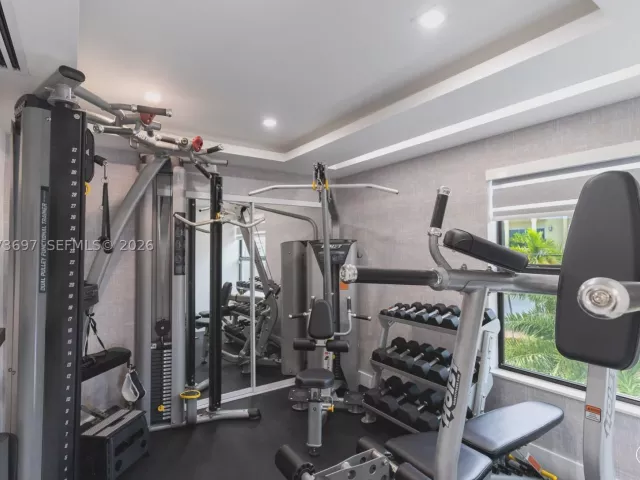 Продажа дома по адресу 5601 N Ocean Dr - фото 9339637