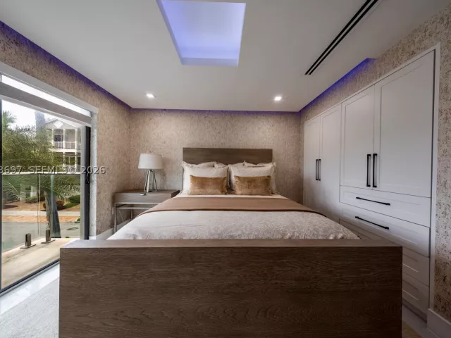 Продажа дома по адресу 5601 N Ocean Dr - фото 9339645