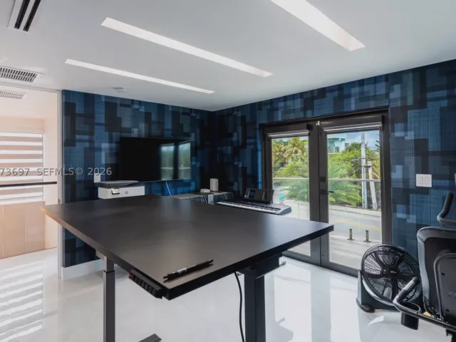 Продажа дома по адресу 5601 N Ocean Dr - фото 9339656