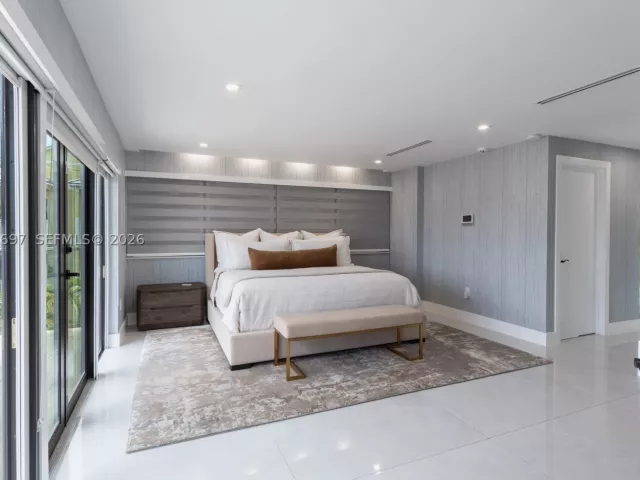 Продажа дома по адресу 5601 N Ocean Dr - фото 9339659