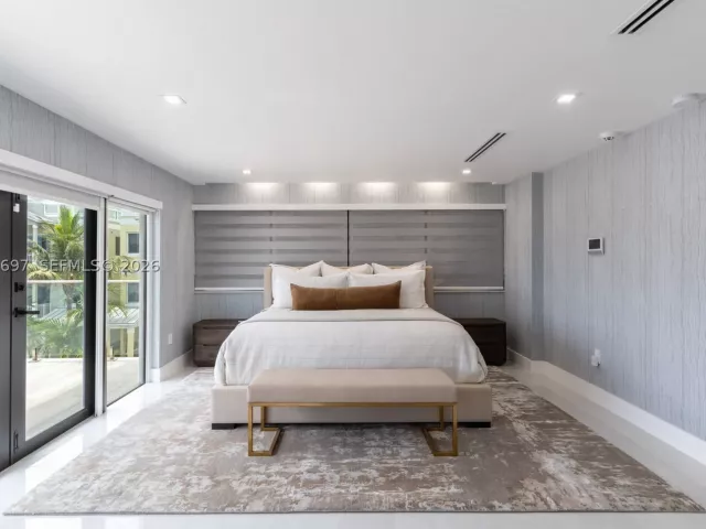 Продажа дома по адресу 5601 N Ocean Dr - фото 9339660
