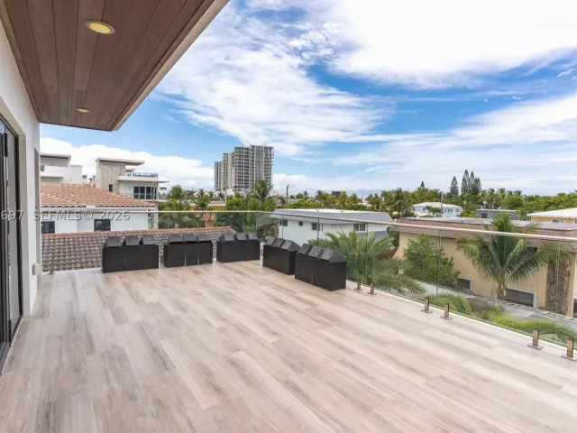 Продажа дома по адресу 5601 N Ocean Dr - фото 9339666