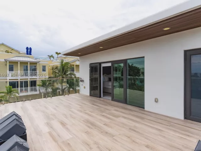 Продажа дома по адресу 5601 N Ocean Dr - фото 9339668