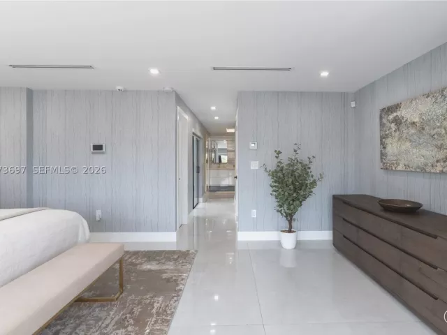 Продажа дома по адресу 5601 N Ocean Dr - фото 9339669