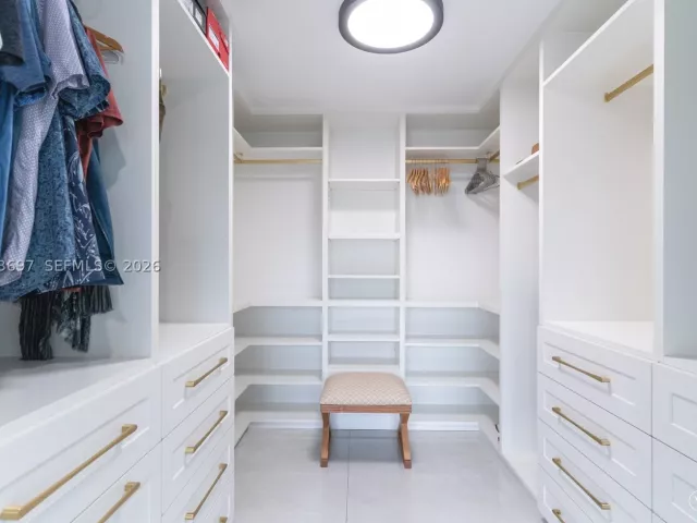 Продажа дома по адресу 5601 N Ocean Dr - фото 9339679