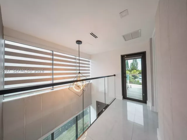 Продажа дома по адресу 5601 N Ocean Dr - фото 9339686