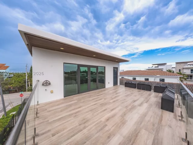 Продажа дома по адресу 5601 N Ocean Dr - фото 9339689