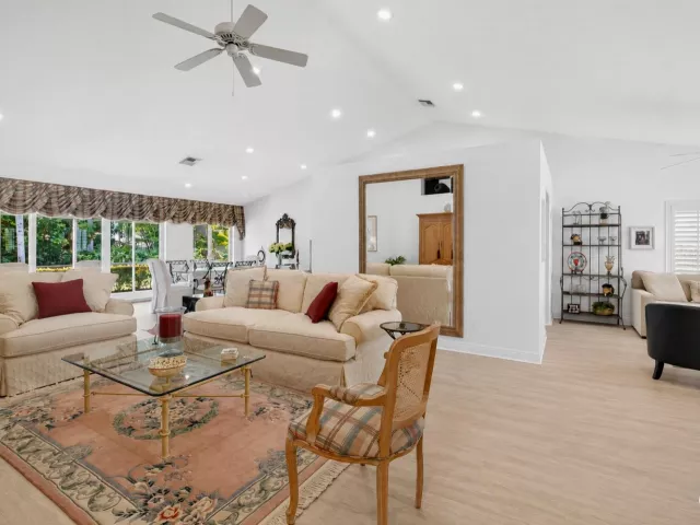 Продажа дома по адресу 13275 ROYALE SABAL Court - фото 9350978