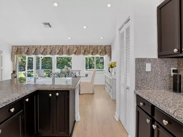 Продажа дома по адресу 13275 ROYALE SABAL Court - фото 9350980