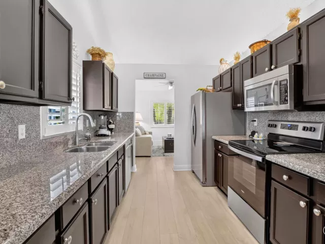 Продажа дома по адресу 13275 ROYALE SABAL Court - фото 9350981