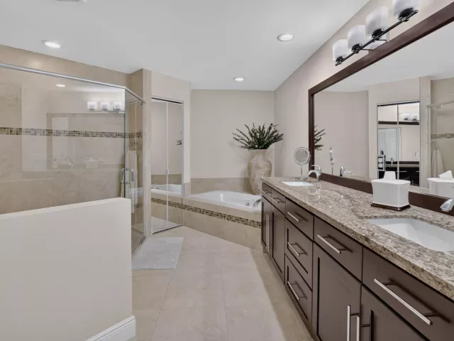 Продажа дома по адресу 13275 ROYALE SABAL Court - фото 9350985
