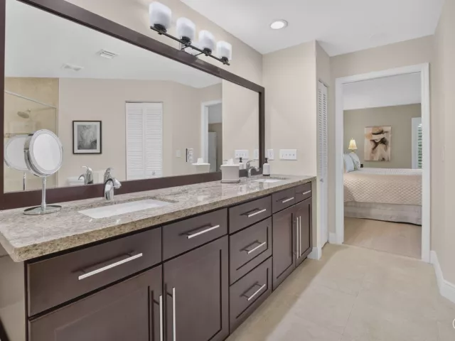 Продажа дома по адресу 13275 ROYALE SABAL Court - фото 9350986