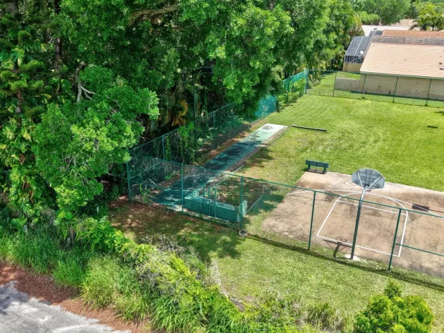Продажа дома по адресу 13275 ROYALE SABAL Court - фото 9351007