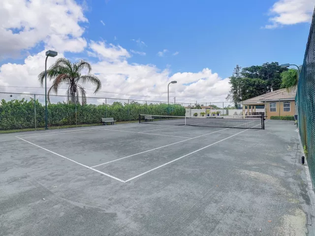 Продажа дома по адресу 13275 ROYALE SABAL Court - фото 9351015