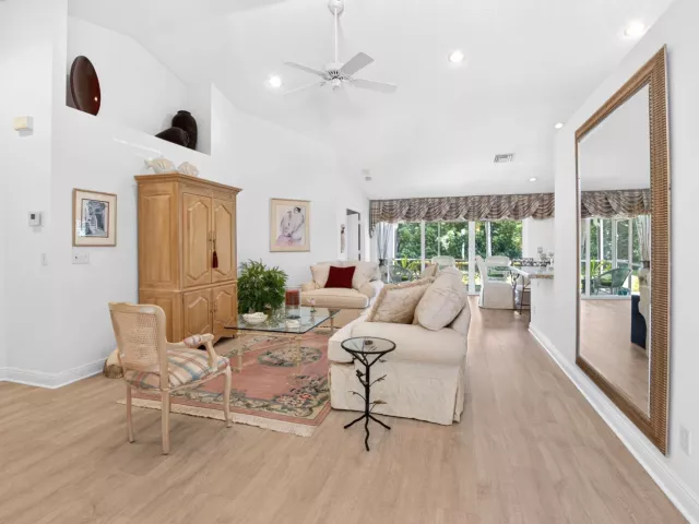 Продажа дома по адресу 13275 ROYALE SABAL Court - фото 9350973