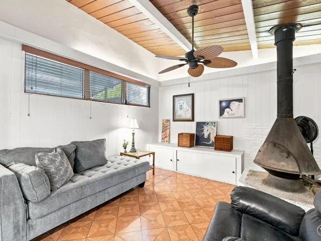 Продажа дома по адресу 2511 NE 12TH Court - фото 9357455