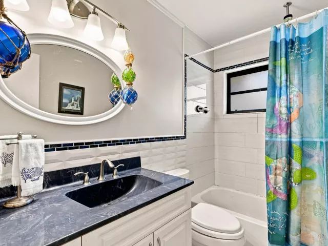 Продажа дома по адресу 2511 NE 12TH Court - фото 9357470