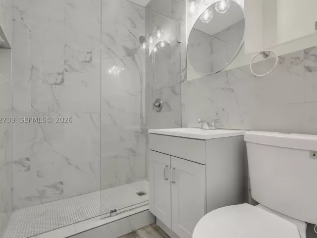 Продажа дома по адресу 1514 NE 176th St - фото 9350023