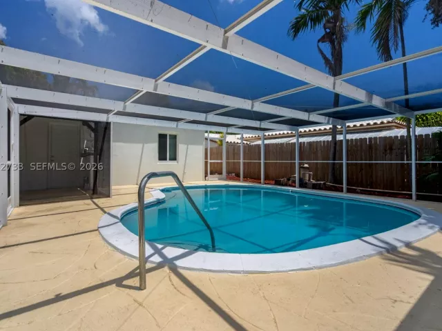 Продажа дома по адресу 1514 NE 176th St - фото 9350032