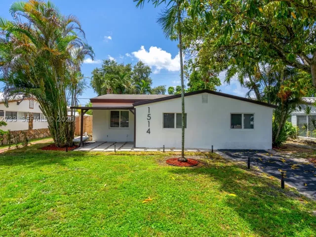 Продажа дома по адресу 1514 NE 176th St - фото 9350015