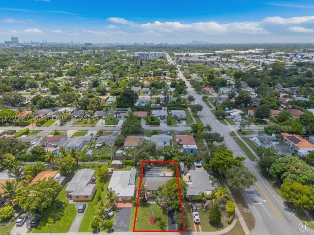 Продажа дома по адресу 1514 NE 176th St - фото 9350037